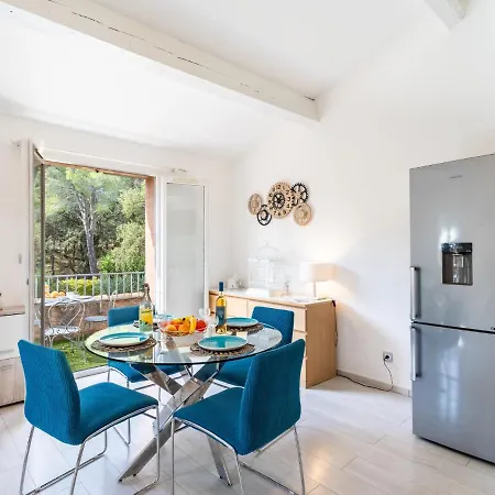 Font Mourier-6 By Interhome Apartmán